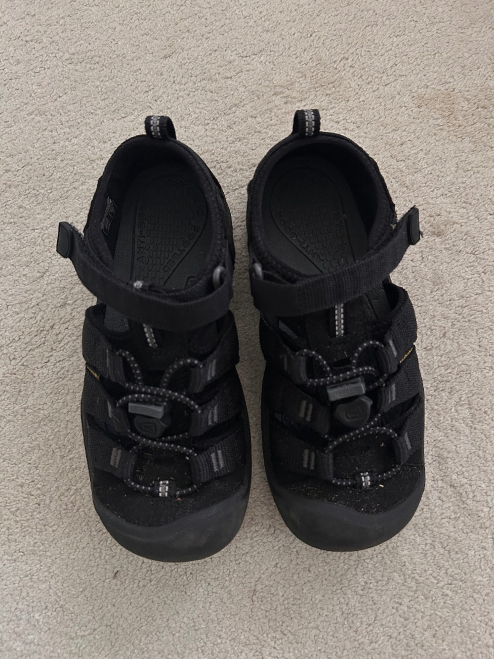 Boys KEEN sandals size 3